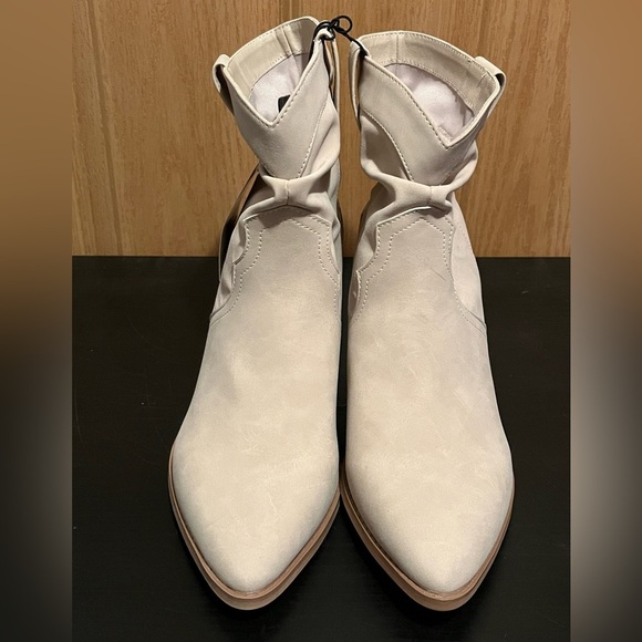 Time and Tru Cream Colored Booties - Picture 7 of 14